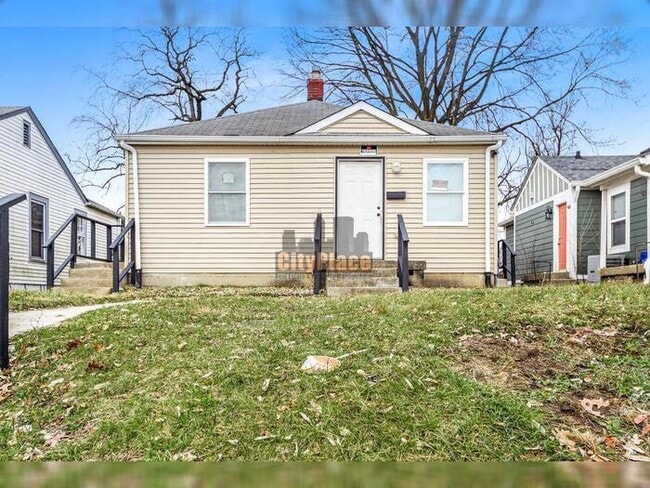 Building Photo - 3748 Hillside Ave