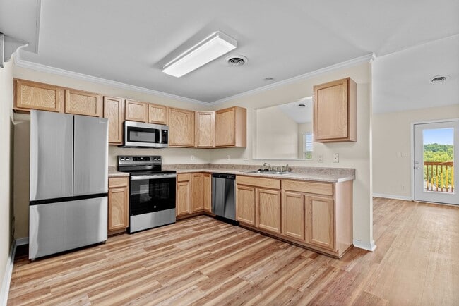 Photo - 2 Bedroom, 2 Bath Townhouse for Rent in Kn...