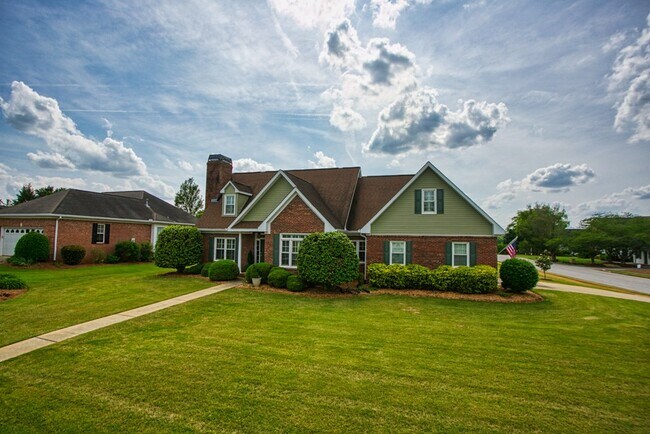 Building Photo - 98 Old Mill Ct