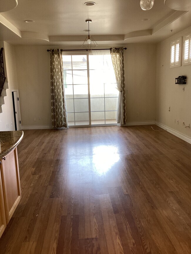 Foto del edificio - 10623 Moorpark St