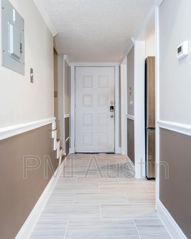 Building Photo - 2122 Hancock Dr