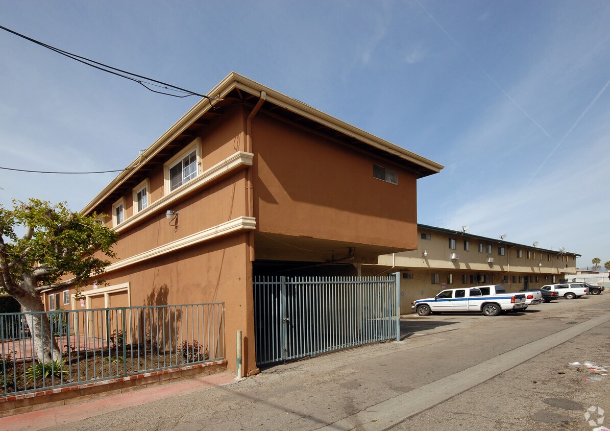 Building Photo - 14735 Roscoe Blvd