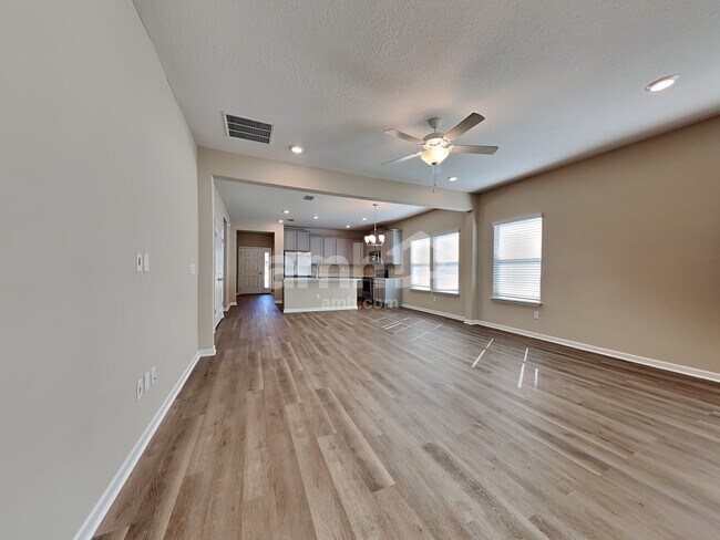 Foto del edificio - 238 Hemlock Pt