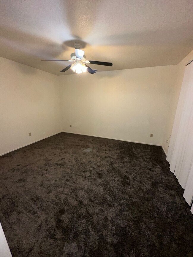 Foto del edificio - Affordable 4 Bedroom Home Recently Updated