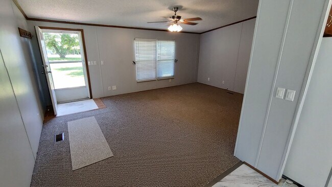 Foto del edificio - Maryville 37803 - 3 bedroom, 2 bath home. -  Contact Troy Adams (865) 233-6949