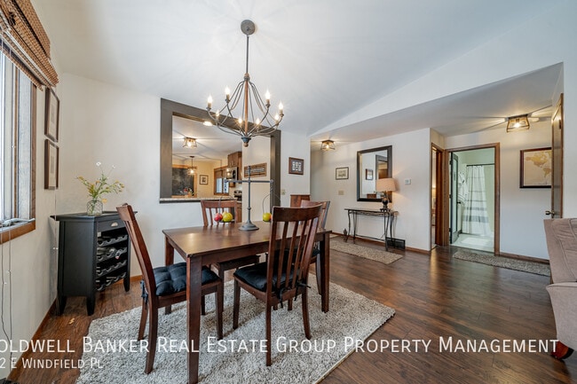 Building Photo - 902 E. Windfield Drive, Appleton