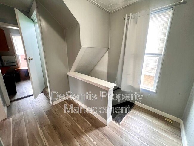 Foto del edificio - 1632 Steuben St