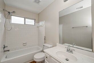 Building Photo - 4026 N Barnett Way