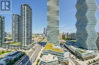 Building Photo - 448 Burnhamthorpe Rd W