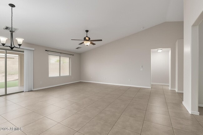 Foto del edificio - 22982 W Pima St