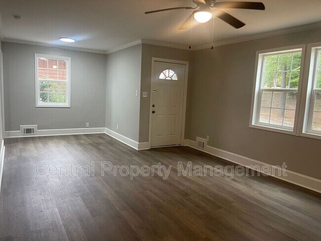 Building Photo - 522 Pennwood Dr