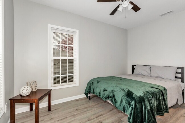 Foto del edificio - 505 Ward Ave NE