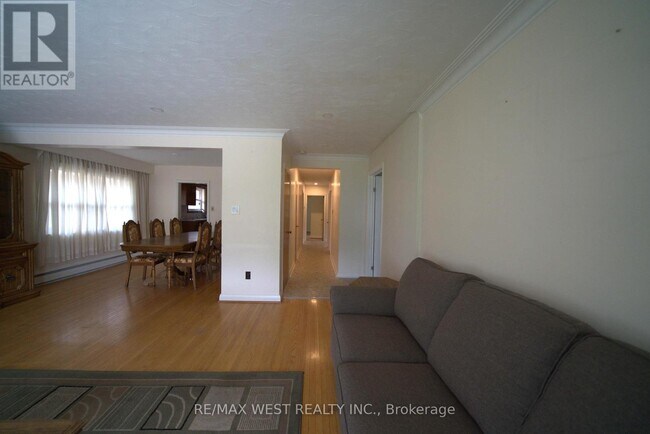 Photo du bâtiment - 2981 Weston Rd