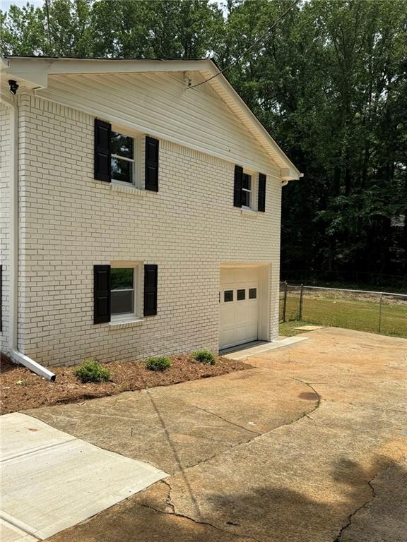 Building Photo - 225 Beaver Pond Dr