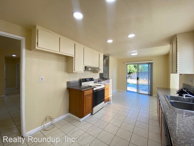 Building Photo - 3 br, 2 bath House - 7825 Whisper Wood Way