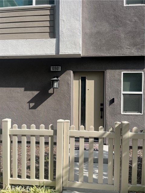 Building Photo - 10901 Montauk Ln