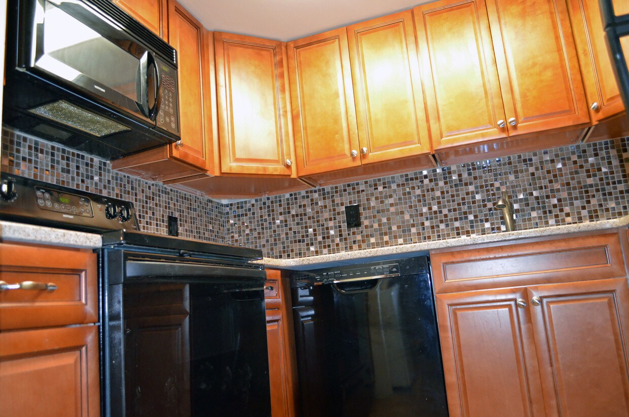 38 Moonachie Rd, Hackensack, NJ 07601 Condo for Rent in Hackensack