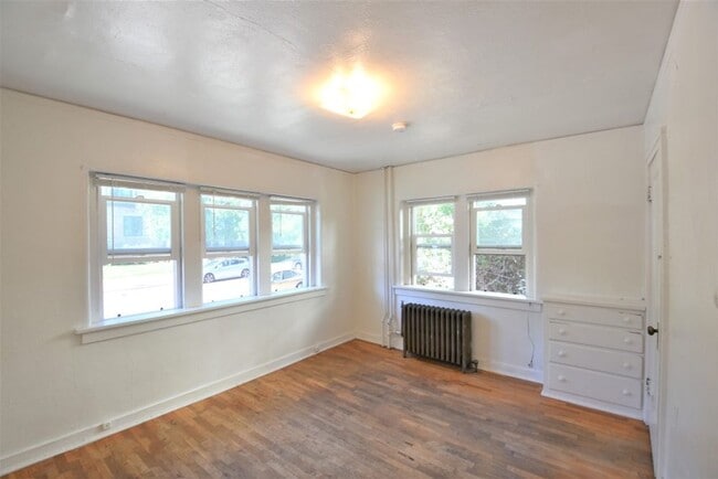 Photo - Studio on the Hill - Available Now! Apartment