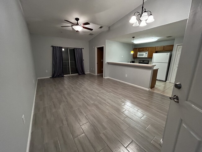 Building Photo - 9690 Amarante Cir