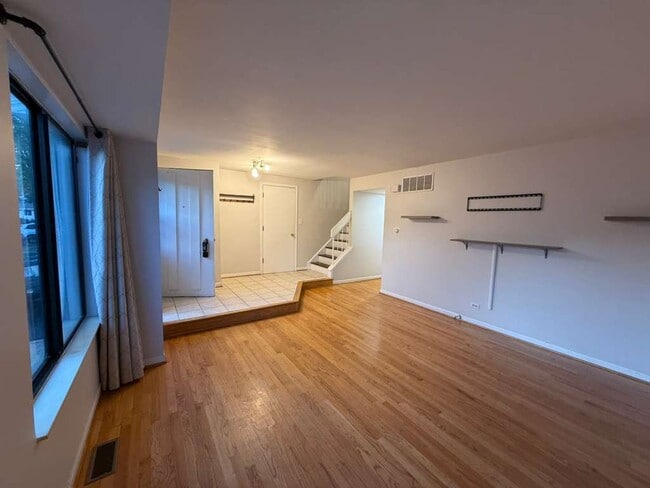 Foto del edificio - 1410 Whispering Springs Cir