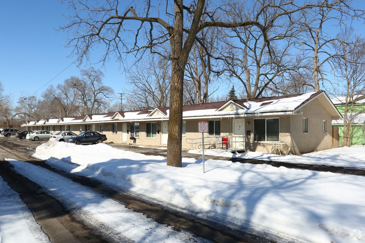 Foto principal - 106-110 S Grove St