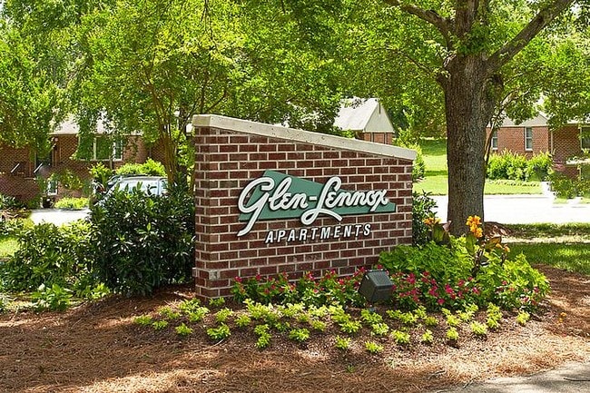Our central location puts you in close proximity to the delights of Chapel Hill, NC - Glen Lennox North
