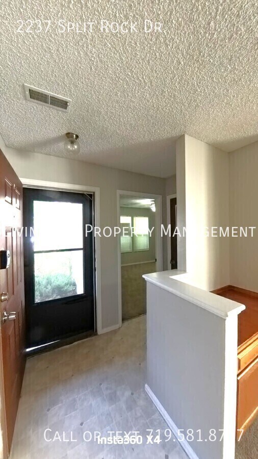Foto del edificio - 2237 Split Rock Dr