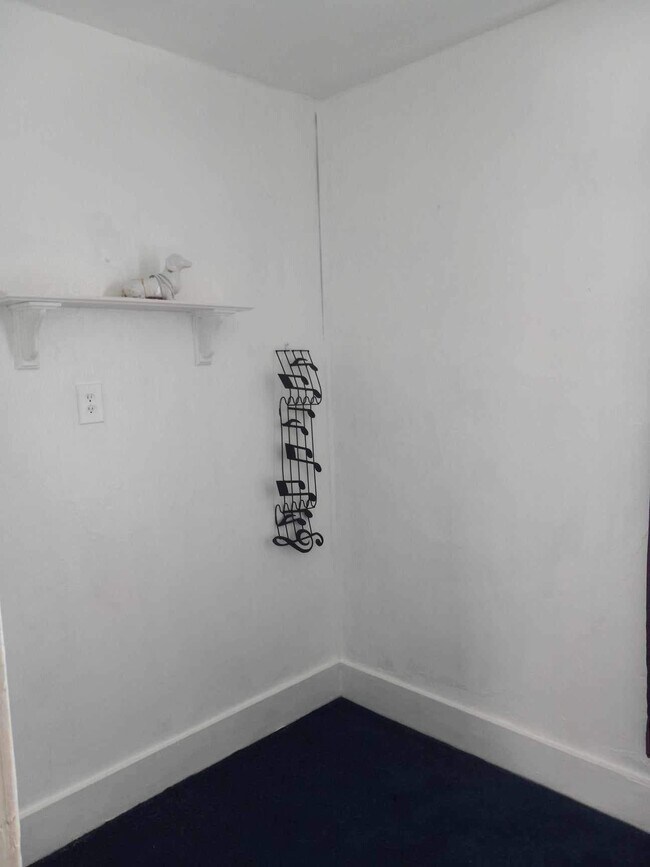 Foto del edificio - 910 Prouty Ave