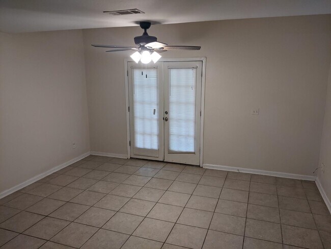 Building Photo - 789 Timberwood Cir E