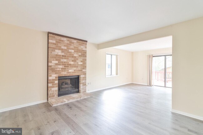 Building Photo - 5254 Signal Hill Dr
