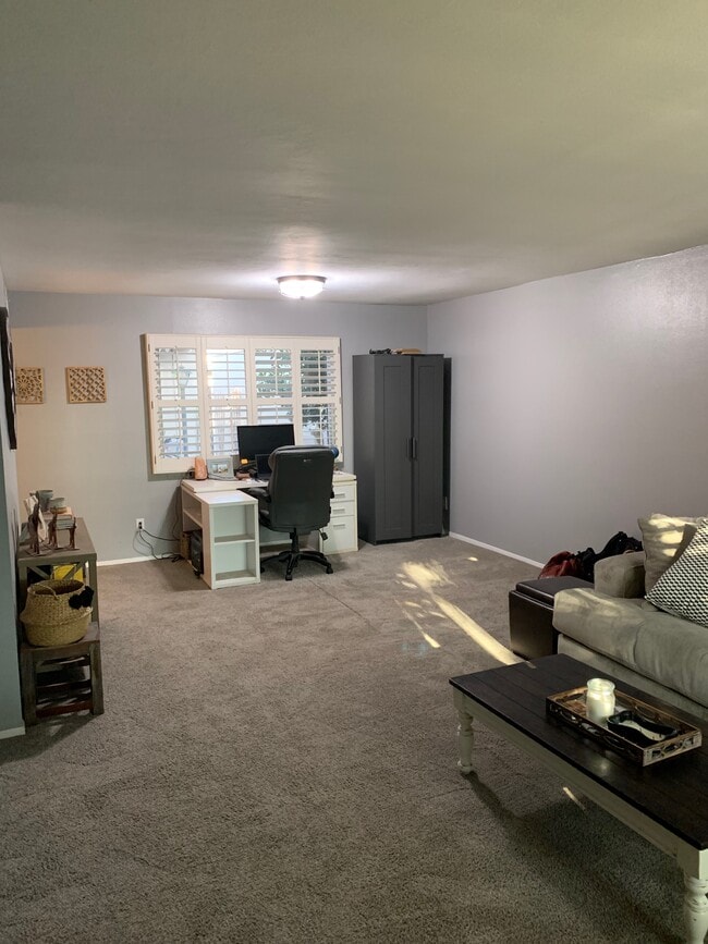 Living Room - 5945 E Thomas Rd