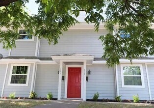 Building Photo - 208 E Rucker St