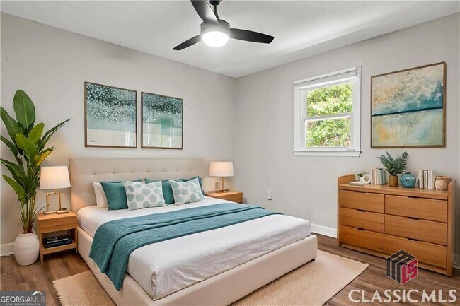 Building Photo - 260 Little St