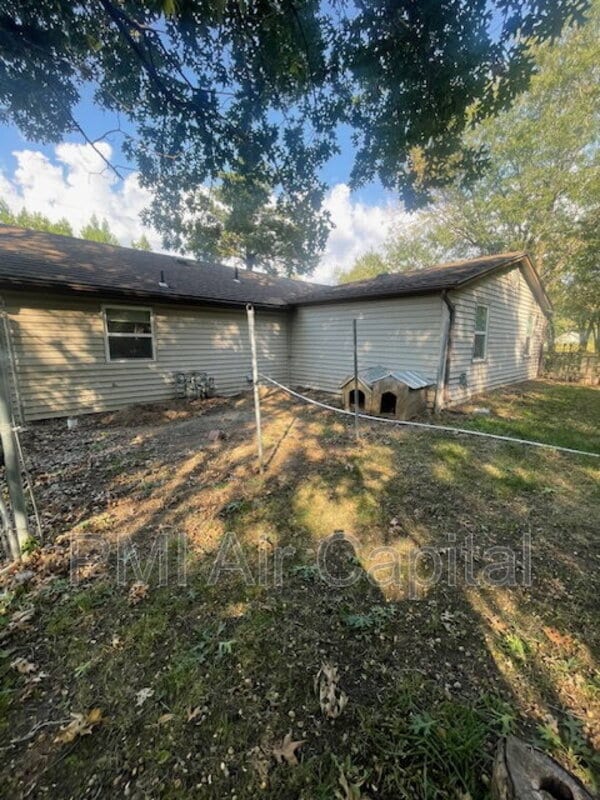 Building Photo - 5755 Armstrong St
