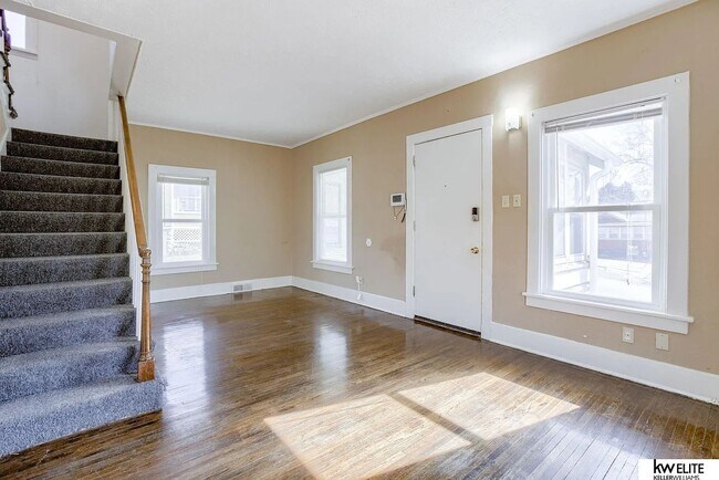 Building Photo - 4542 Franklin St