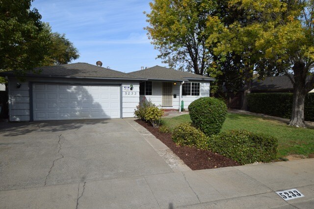 Foto del edificio - 5233 Columbine Way