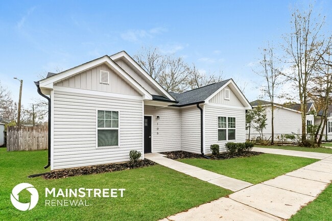 Building Photo - 106 S Elm St