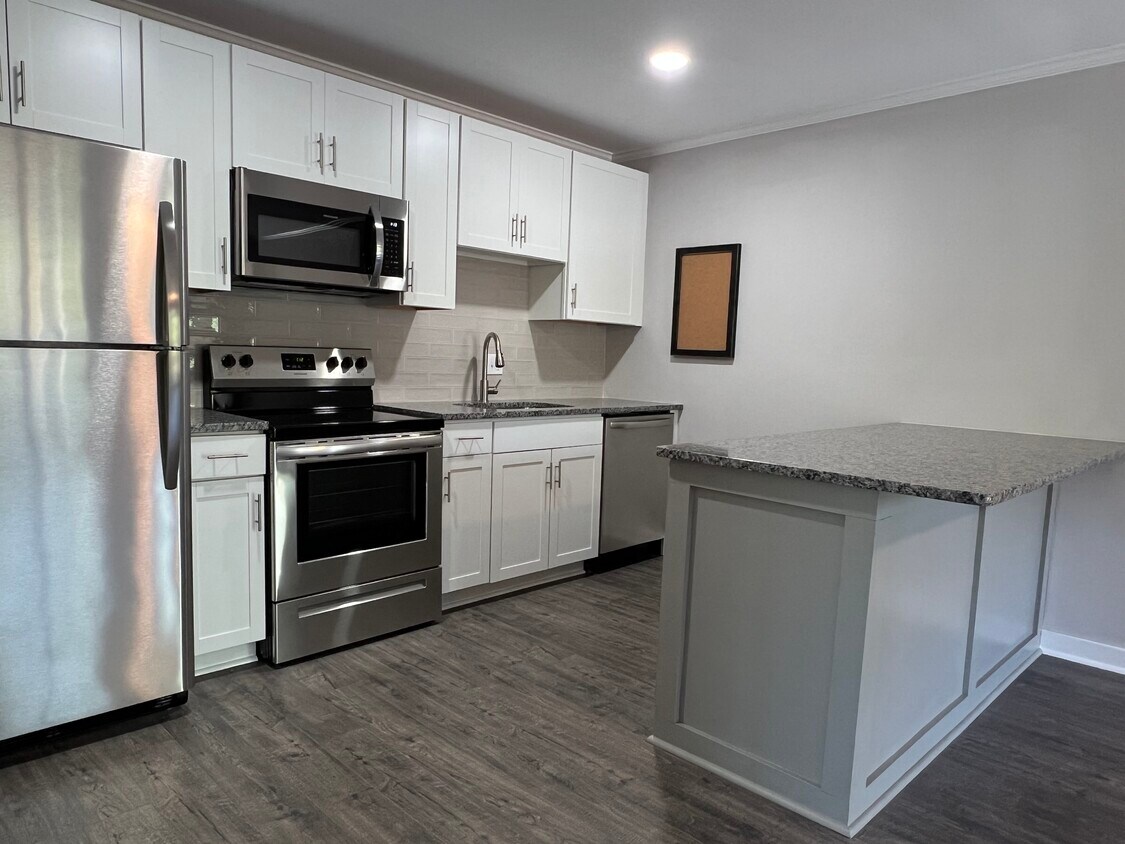 Brand new stainless appliances. - 3600 Hillsboro Pike