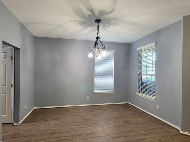 Foto del edificio - 7307 Fall Springs Ln