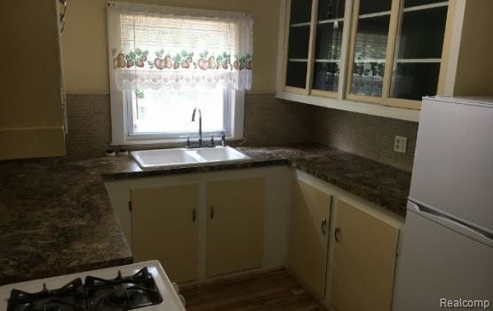 Foto del edificio - 2499 E Maple Ave