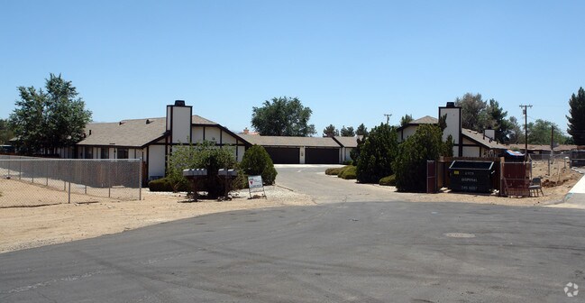 Foto del edificio - 15902-15904 Chehalis Ct