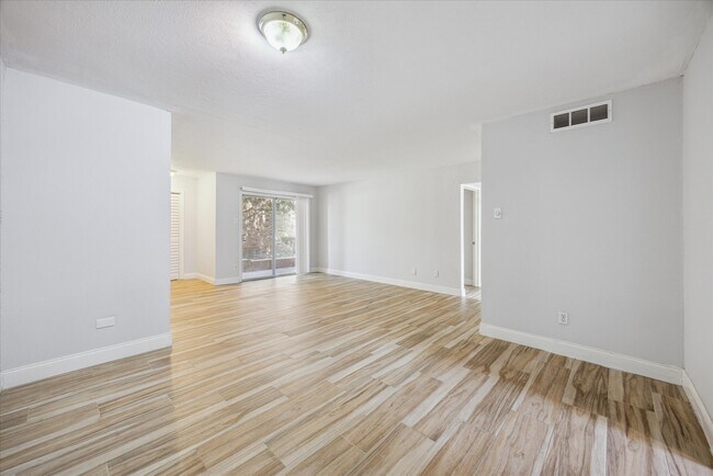 Building Photo - 7600 Burgoyne Dr.