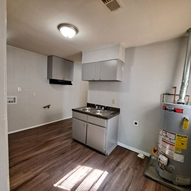 Foto del edificio - Welcome to 2655 Whitman!