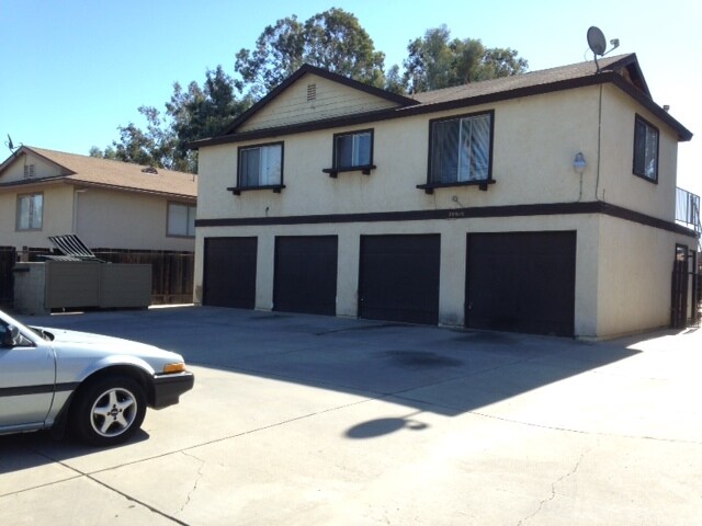 Building Photo - 28919 Calle Del Lago