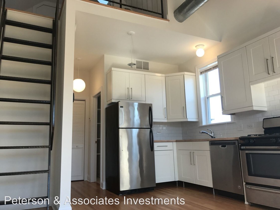 Primary Photo - 2139 N Point St