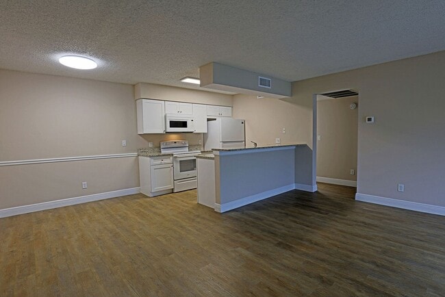 Building Photo - Mystic Gardens 5311-1108