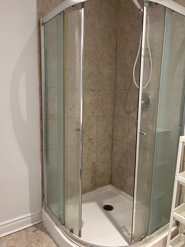 Building Photo - 4540 Av Draper