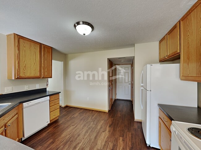 Building Photo - 6875 Tumbleweed Ln