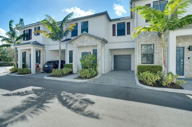 Building Photo - 3 br, 2.5 bath House - 2839 SW 16 Ter