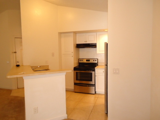 Building Photo - Spacious 2BR/2BA Condo in Venetian Place!